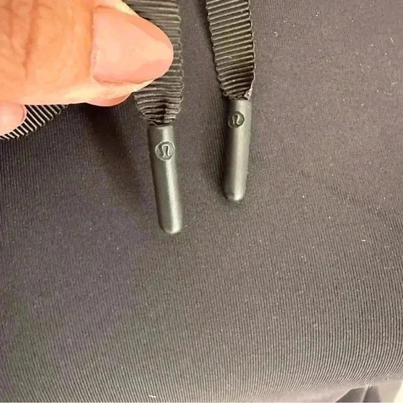 Lululemon Fleet Street Hoodie *Reflective Sleeves Black gray Size 4 NWOT - Picture 7 of 12